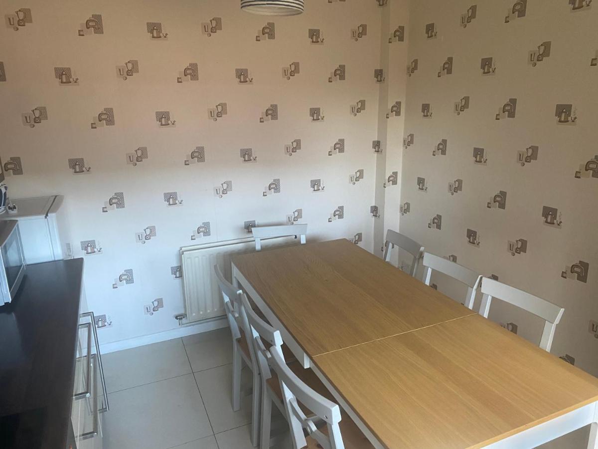 Claire'S Airbnb 2 Белфаст Экстерьер фото