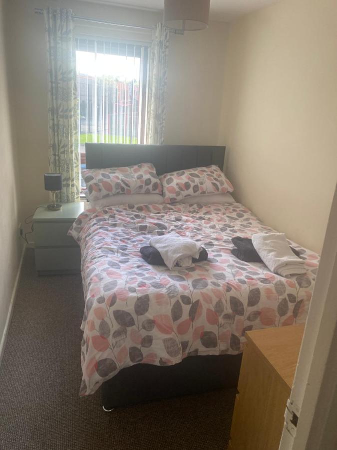 Claire'S Airbnb 2 Белфаст Экстерьер фото