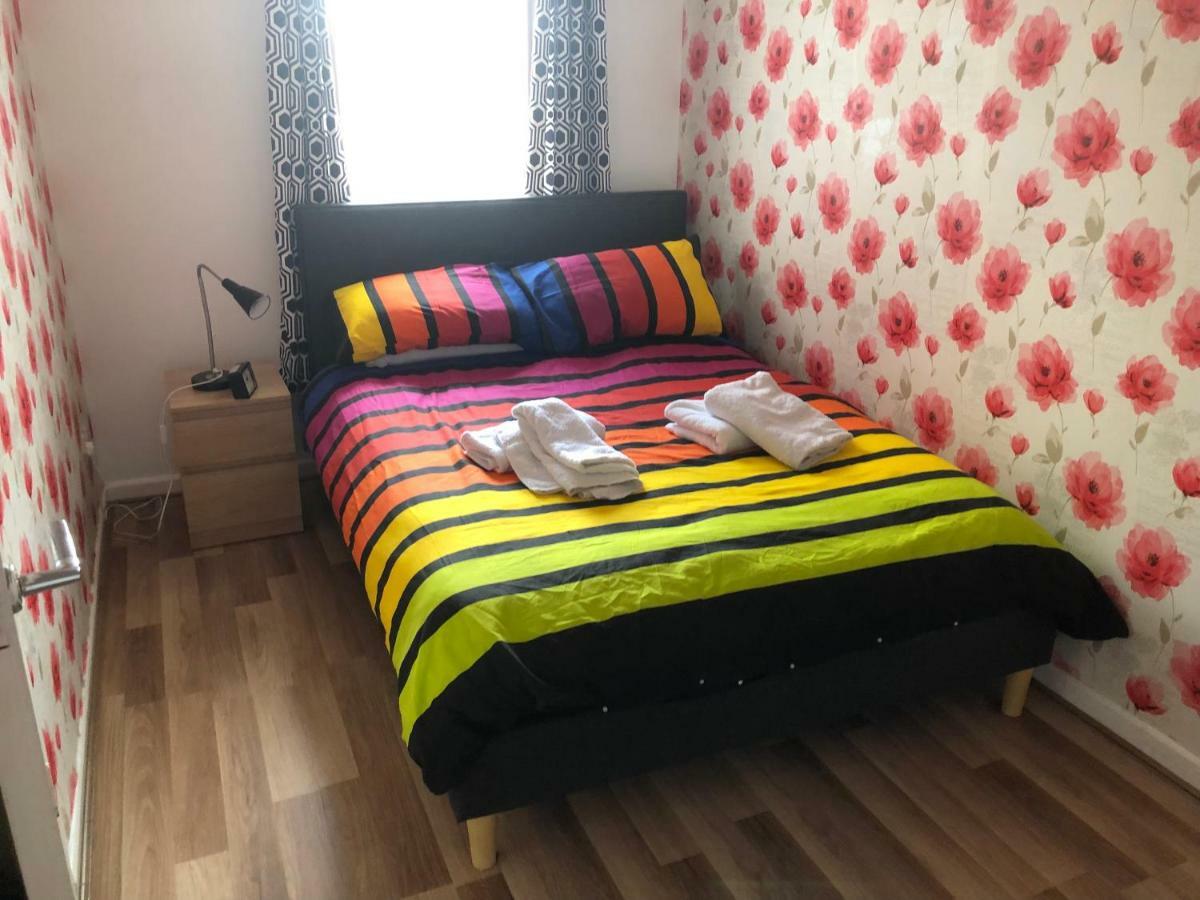 Claire'S Airbnb 2 Белфаст Экстерьер фото