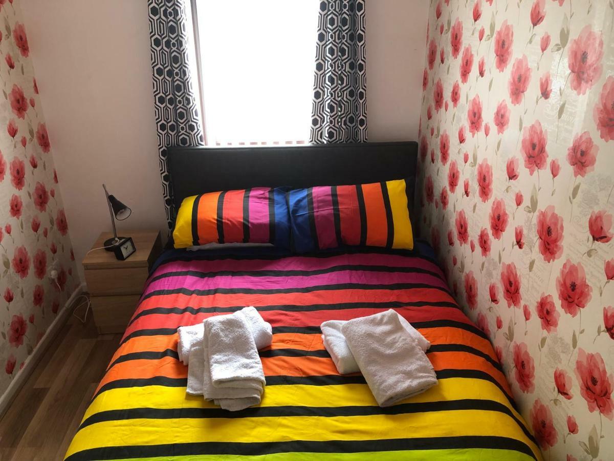Claire'S Airbnb 2 Белфаст Экстерьер фото