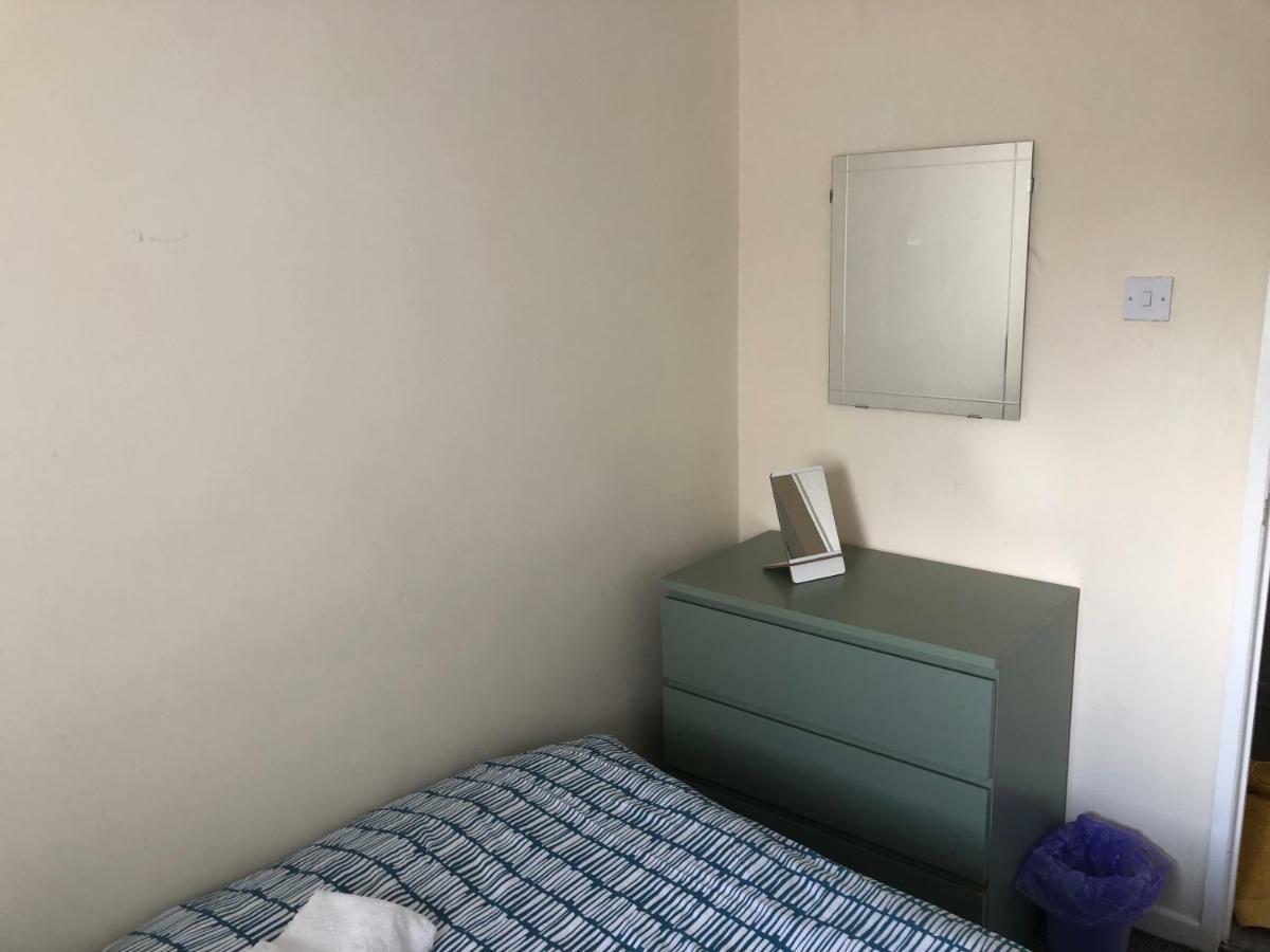 Claire'S Airbnb 2 Белфаст Экстерьер фото